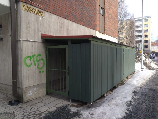 Liikekiinteistön ulkovaraston kunnostus